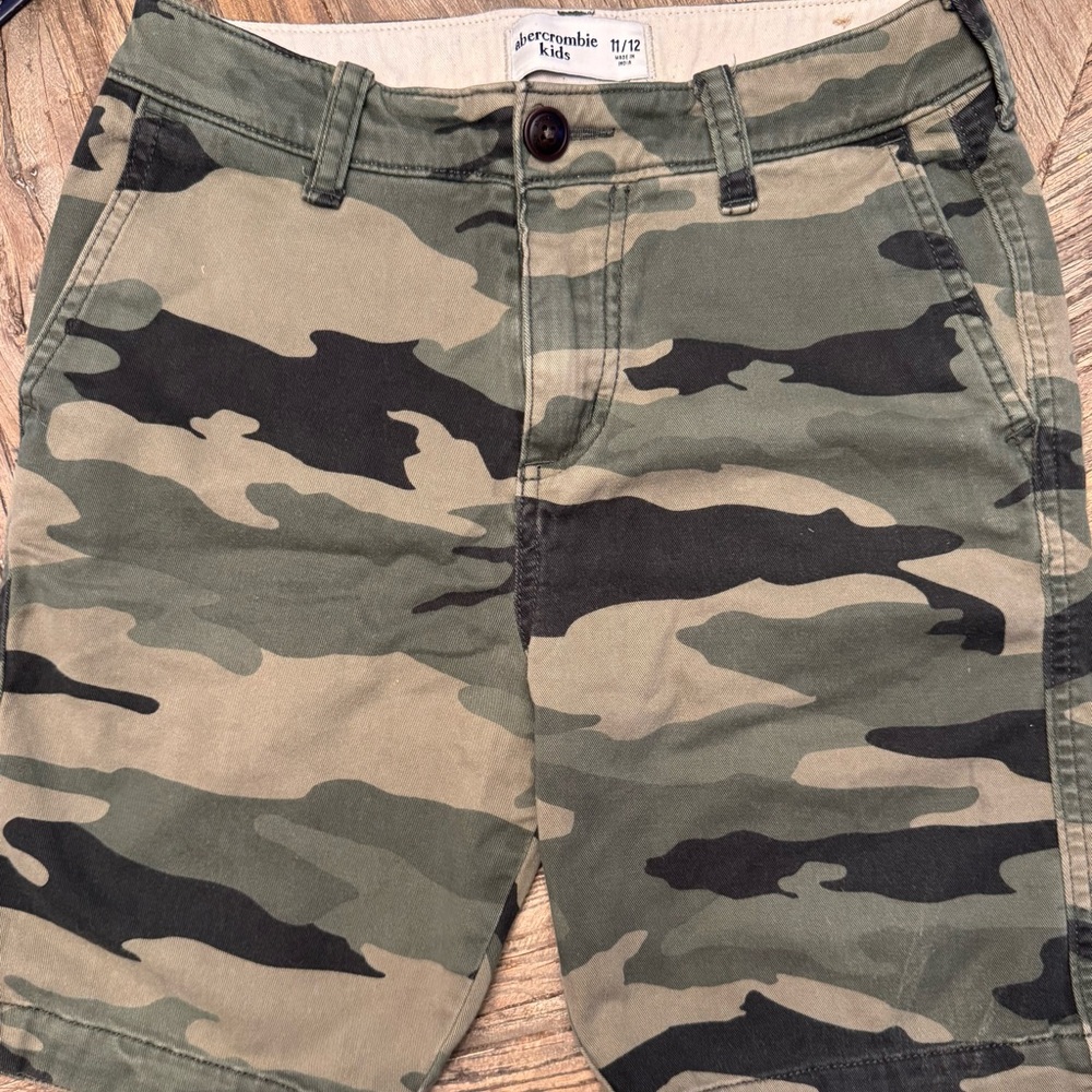 Abercrombie Kids Green and Black Cargo Shorts
